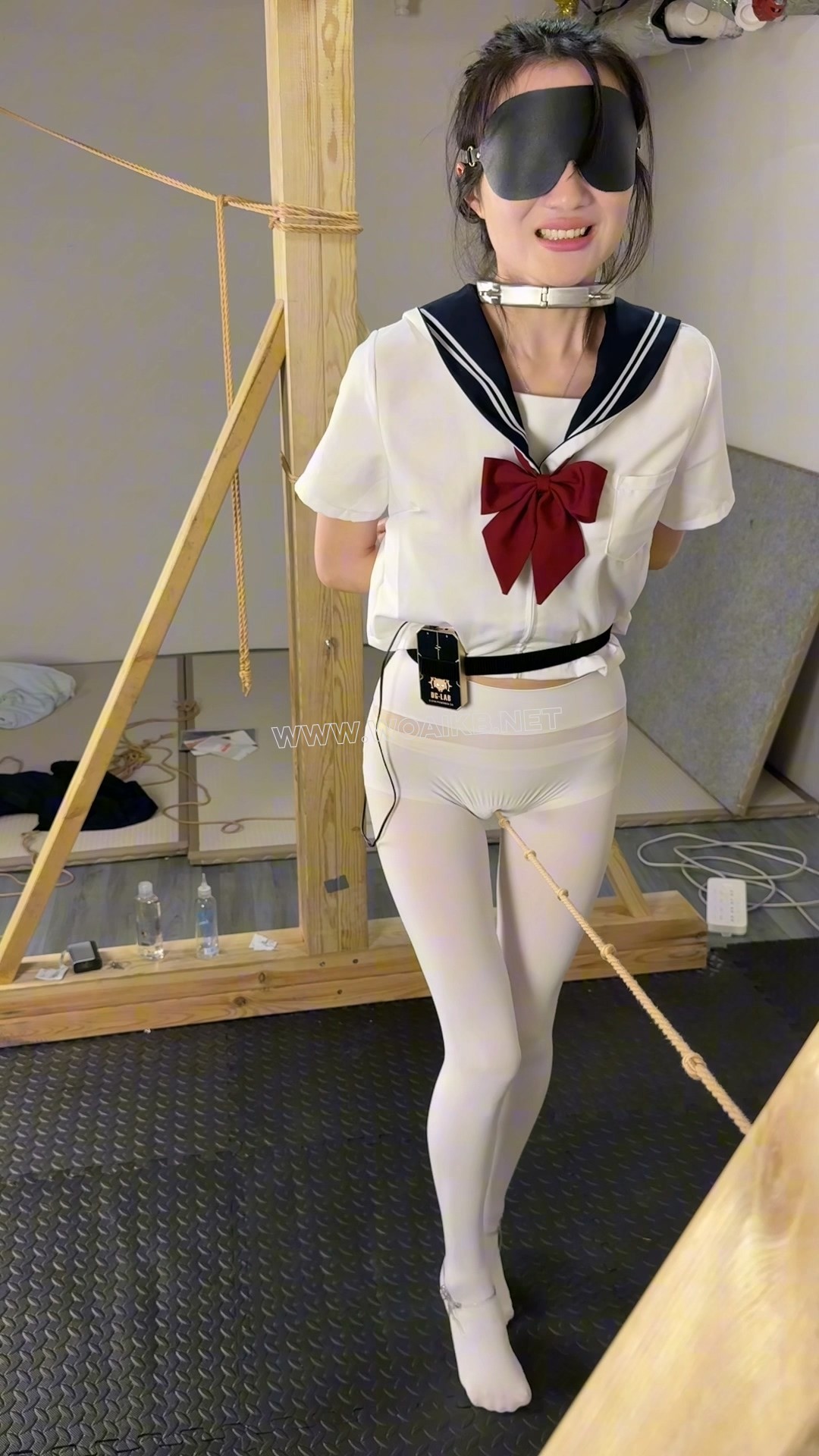 《芭蕾鞋垫脚定时电击调教145》 预览图 17