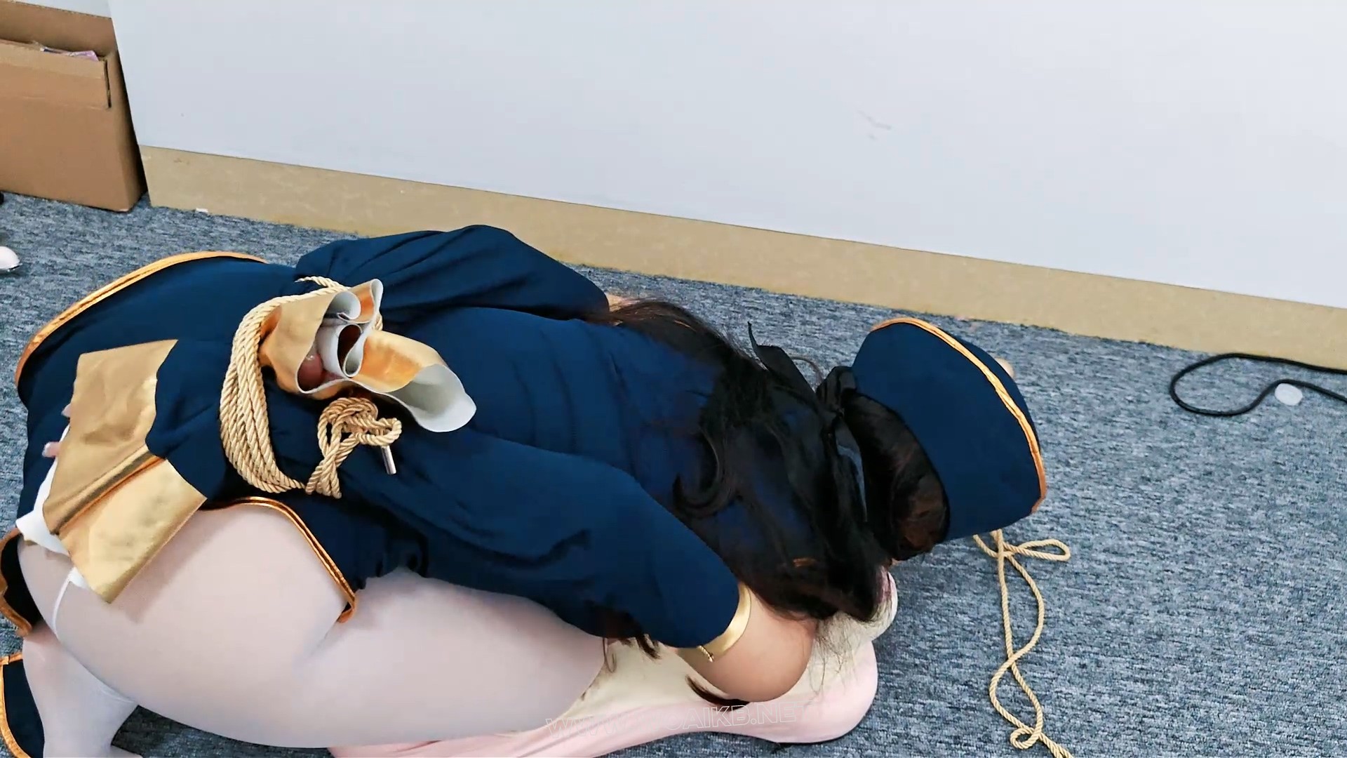 在贝贝的统治下,就算是初音也受不了连续的高潮,还没一会连坐都坐不住了 预览图 9