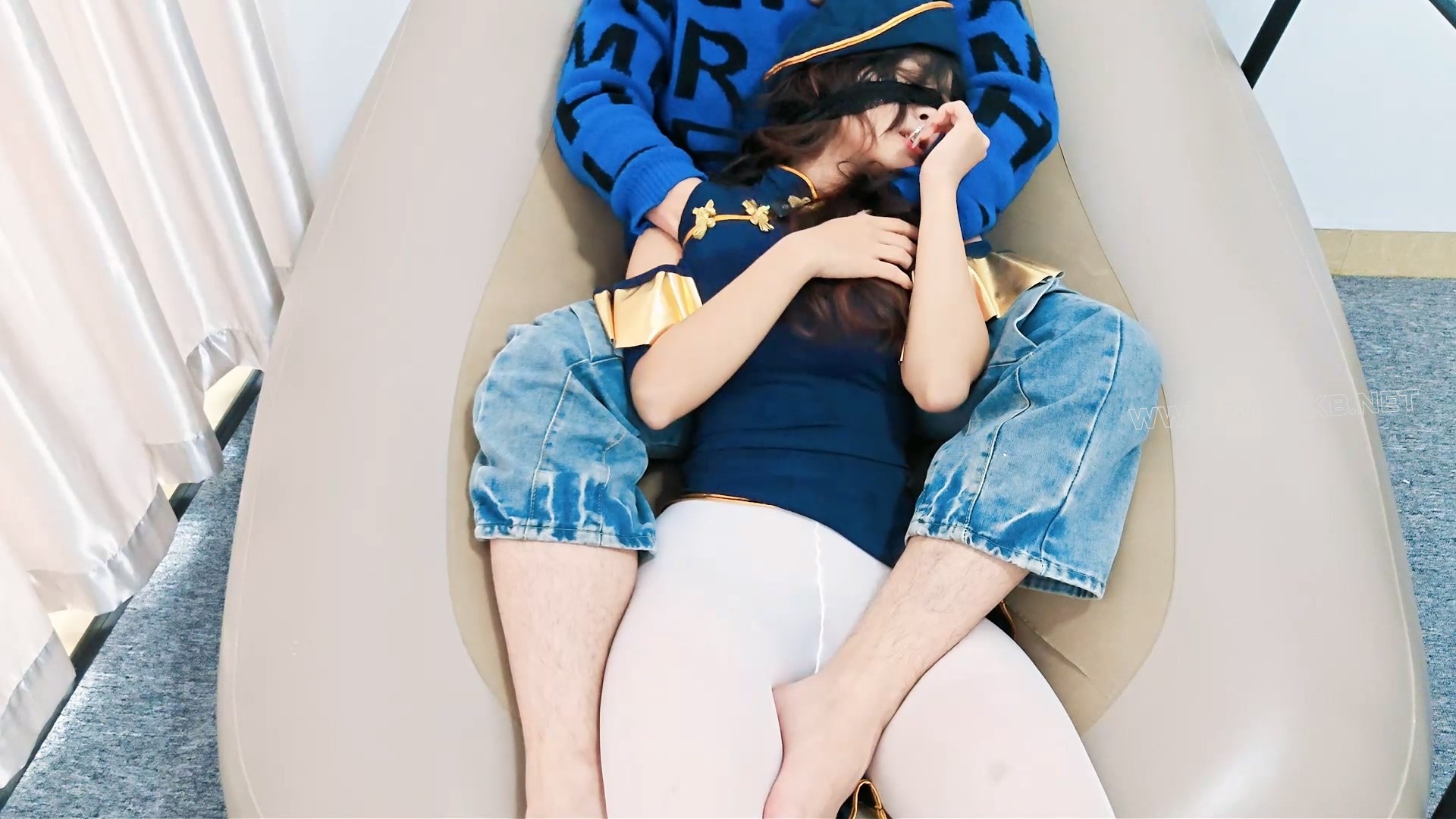 在贝贝的统治下,就算是初音也受不了连续的高潮,还没一会连坐都坐不住了 预览图 17