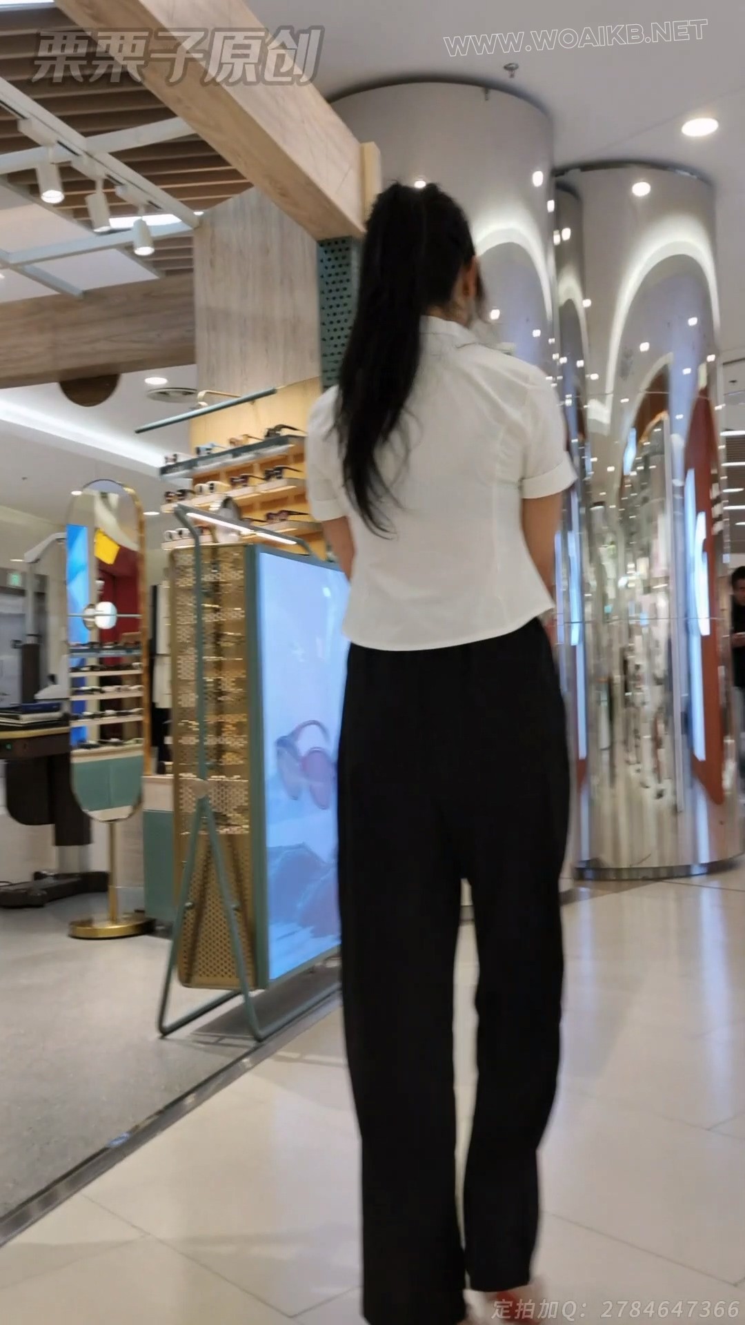 《被命令的女销售 08》 户外调教、商场强高、奶茶店强高、假丁丁调教、假Y具、高跟... 预览图 6