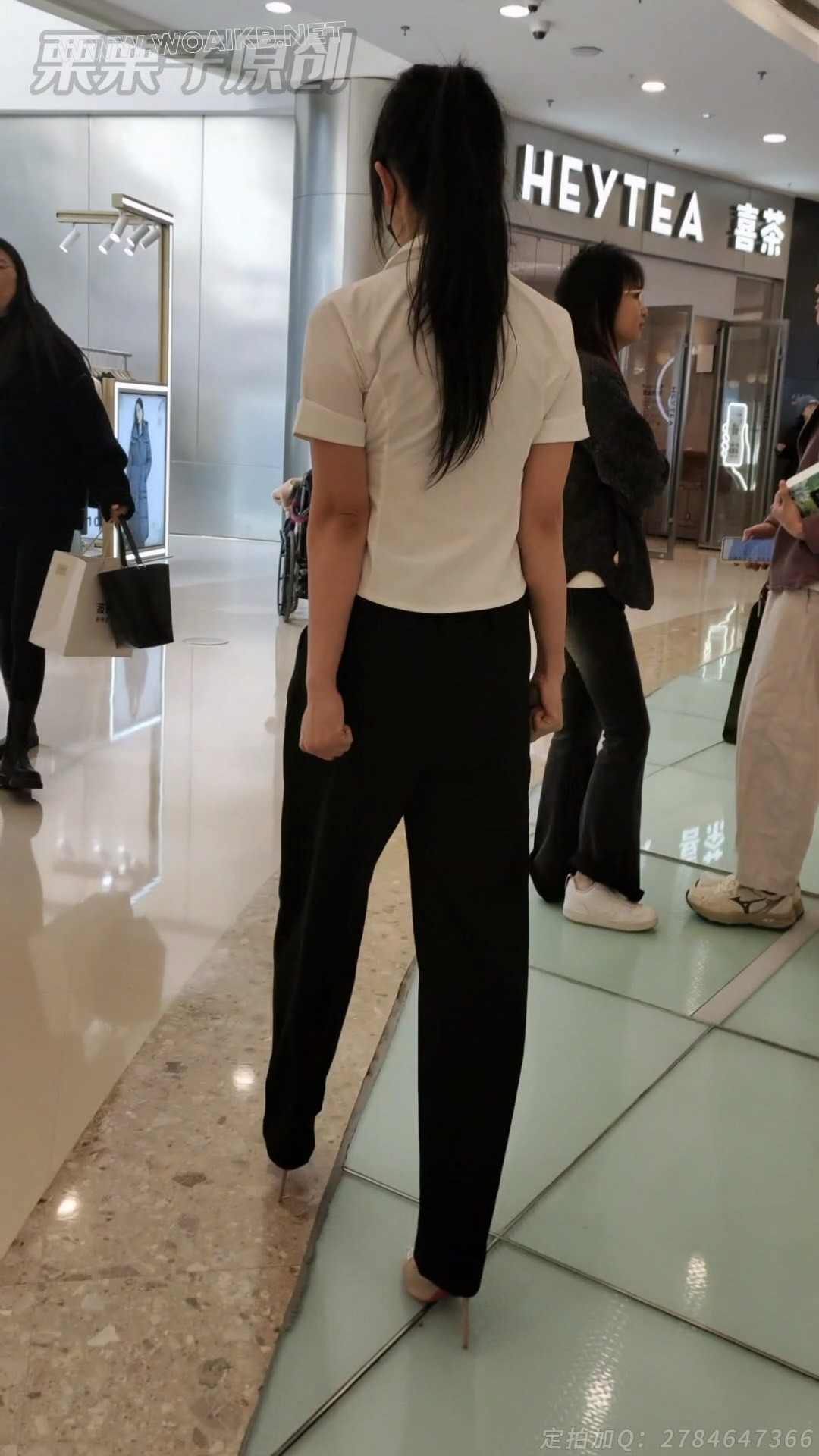 《被命令的女销售 08》 户外调教、商场强高、奶茶店强高、假丁丁调教、假Y具、高跟... 预览图 11