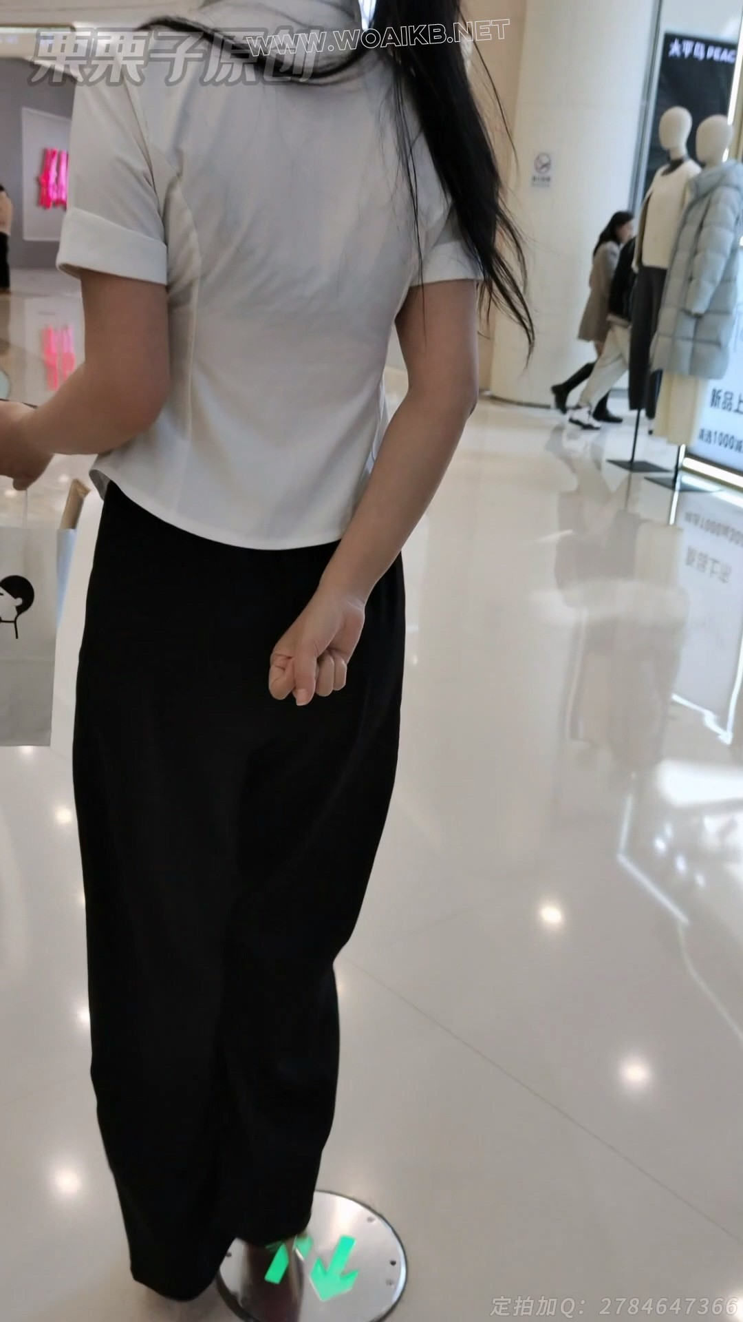 《被命令的女销售 08》 户外调教、商场强高、奶茶店强高、假丁丁调教、假Y具、高跟... 预览图 13