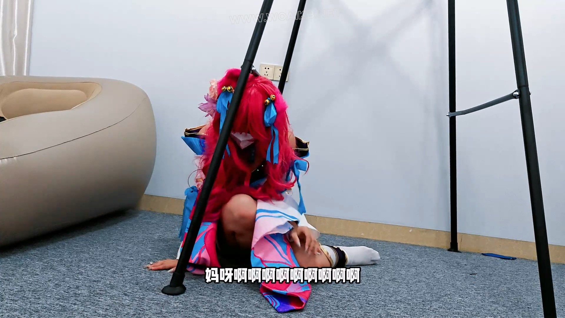 万恶的贝贝把阿狸吸到瘫倒在地上求饶,就算是在电梯里也控制不住自己 预览图 9