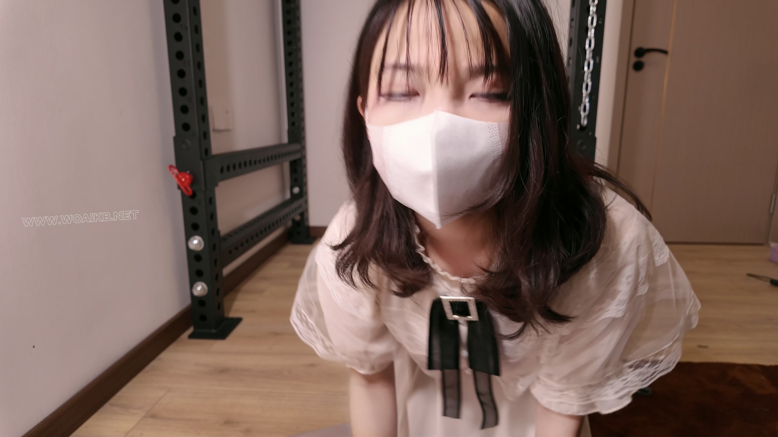 《白丝窒息踮脚自缚波波贝远程强高调教》-海砂— 白丝体操服自缚过程 窒息失神晕厥