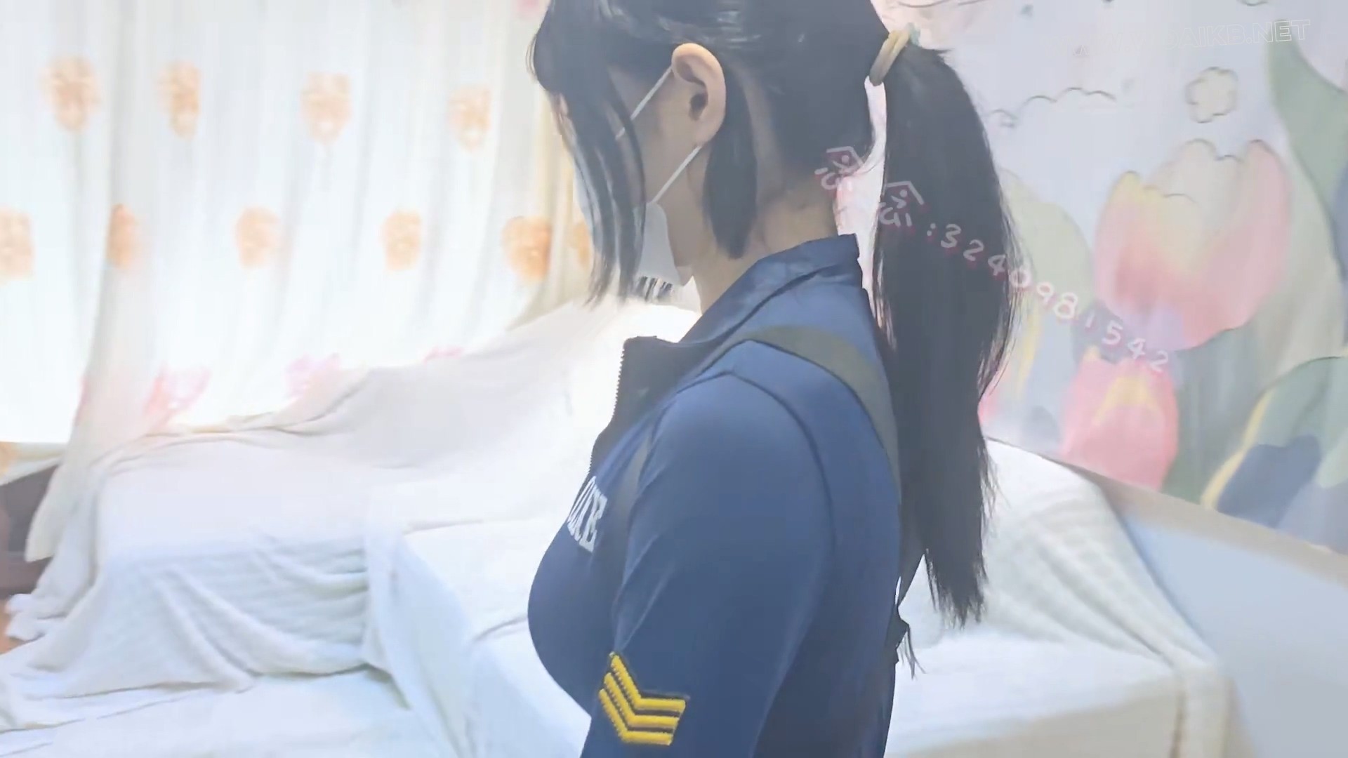 【念念】遇难的女jing念念 震动棒强制 口球堵嘴 撕丝袜挠痒 预览图 1