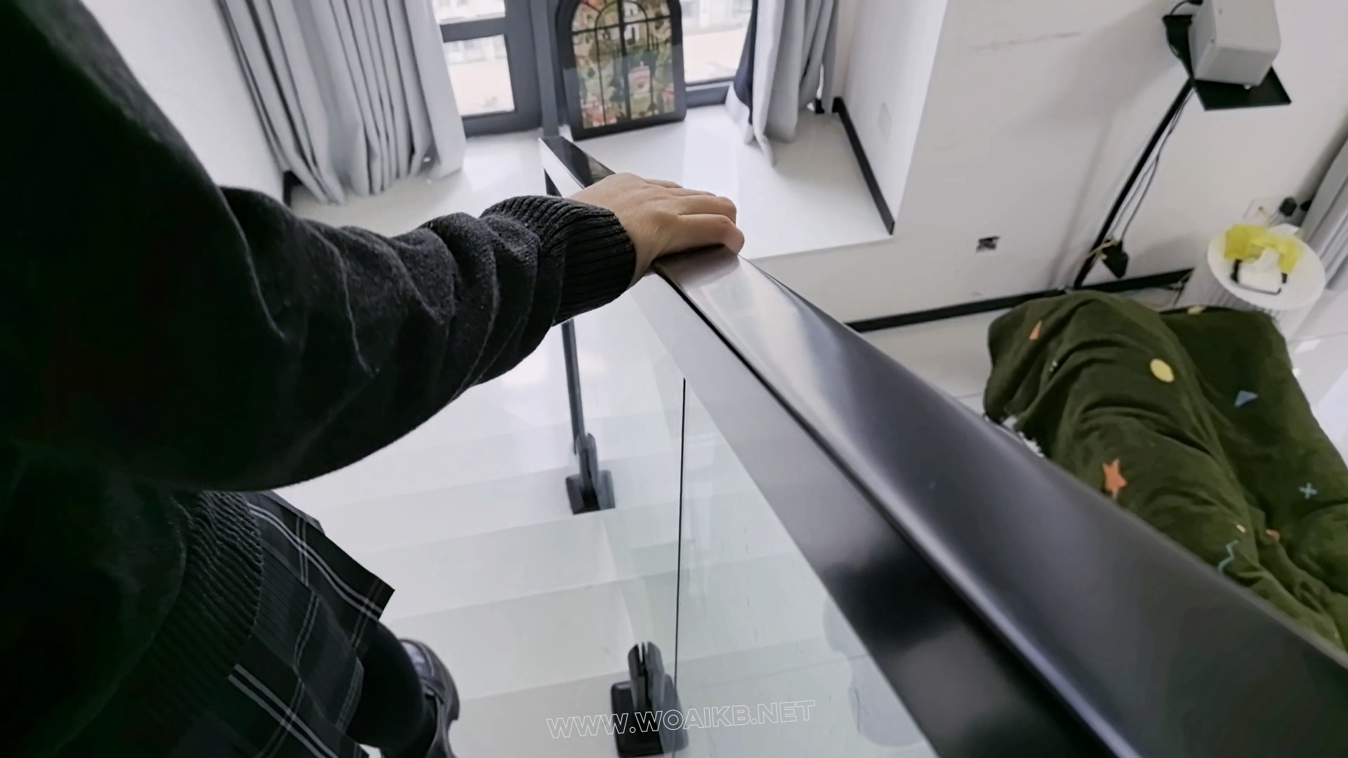 ◤微映『瘾女』◢老师说 镜头会说话了就算毕业了 与其说是调教片 不如说是纪录片 ... 预览图 5