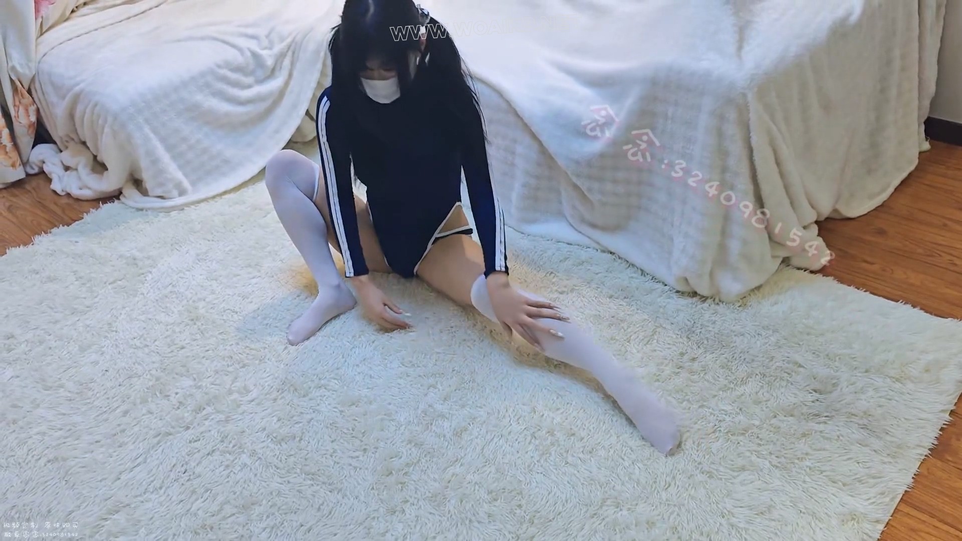 【念念】露背死库水 真空念念 双马尾白丝过膝袜一字马 龟甲缚＋口球堵嘴流口水＋蒙... 预览图 2