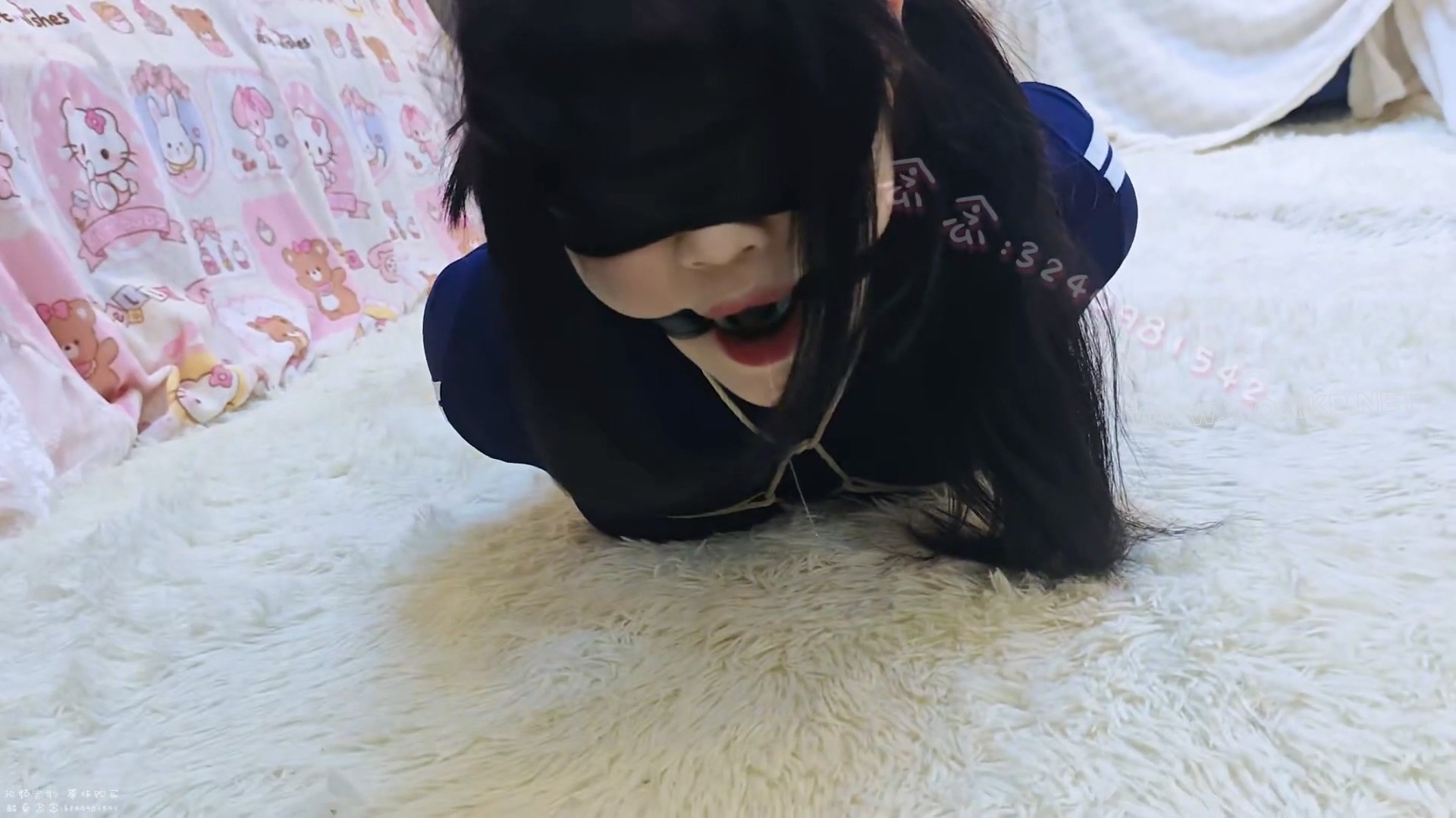 【念念】露背死库水 真空念念 双马尾白丝过膝袜一字马 龟甲缚＋口球堵嘴流口水＋蒙... 预览图 13