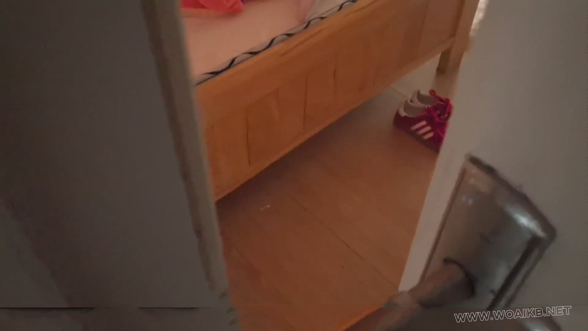 【小洛】【琳媚】【雨薇】定拍 三个午睡女孩 脱鞋袜挠脚 各种抚摸 预览图 5