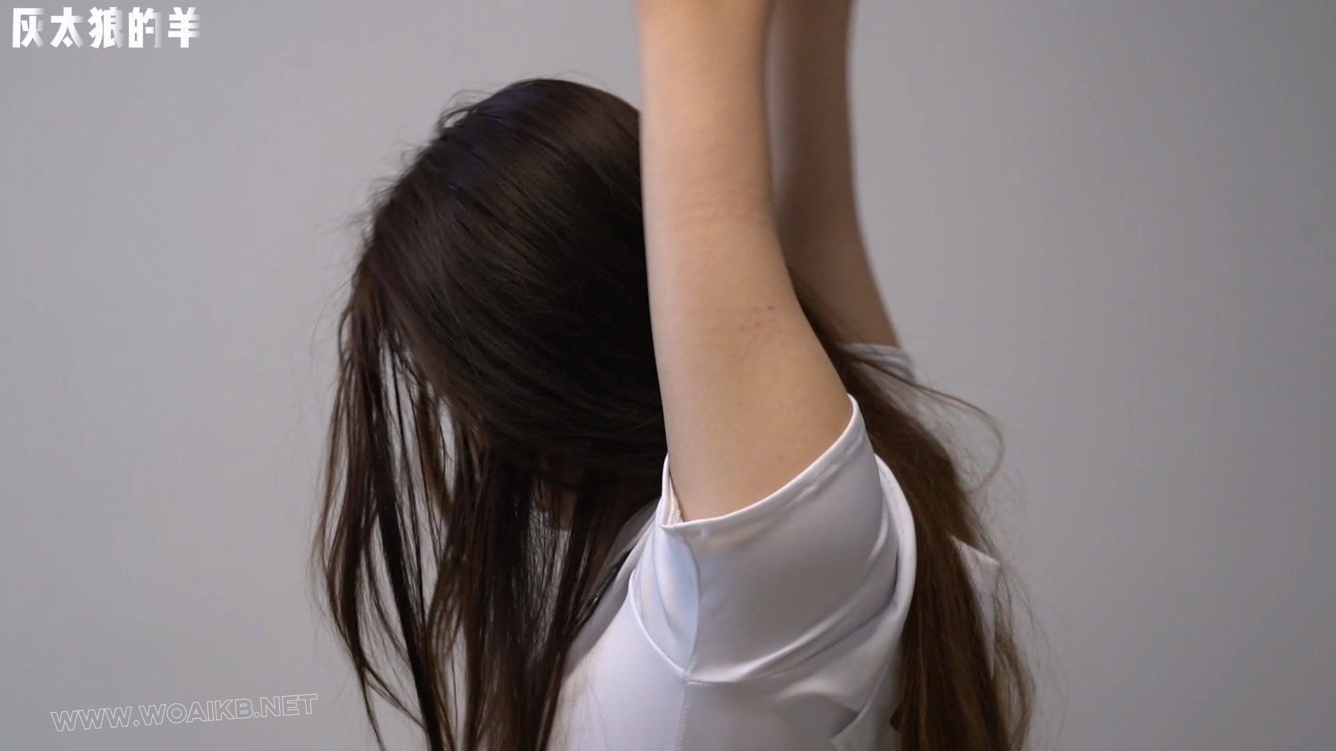 超大口枷塞满嘴巴，各种挠痒痒不断，水手服少女疯狂扭动身体，惨遭连续鞭打，口水... 预览图 17