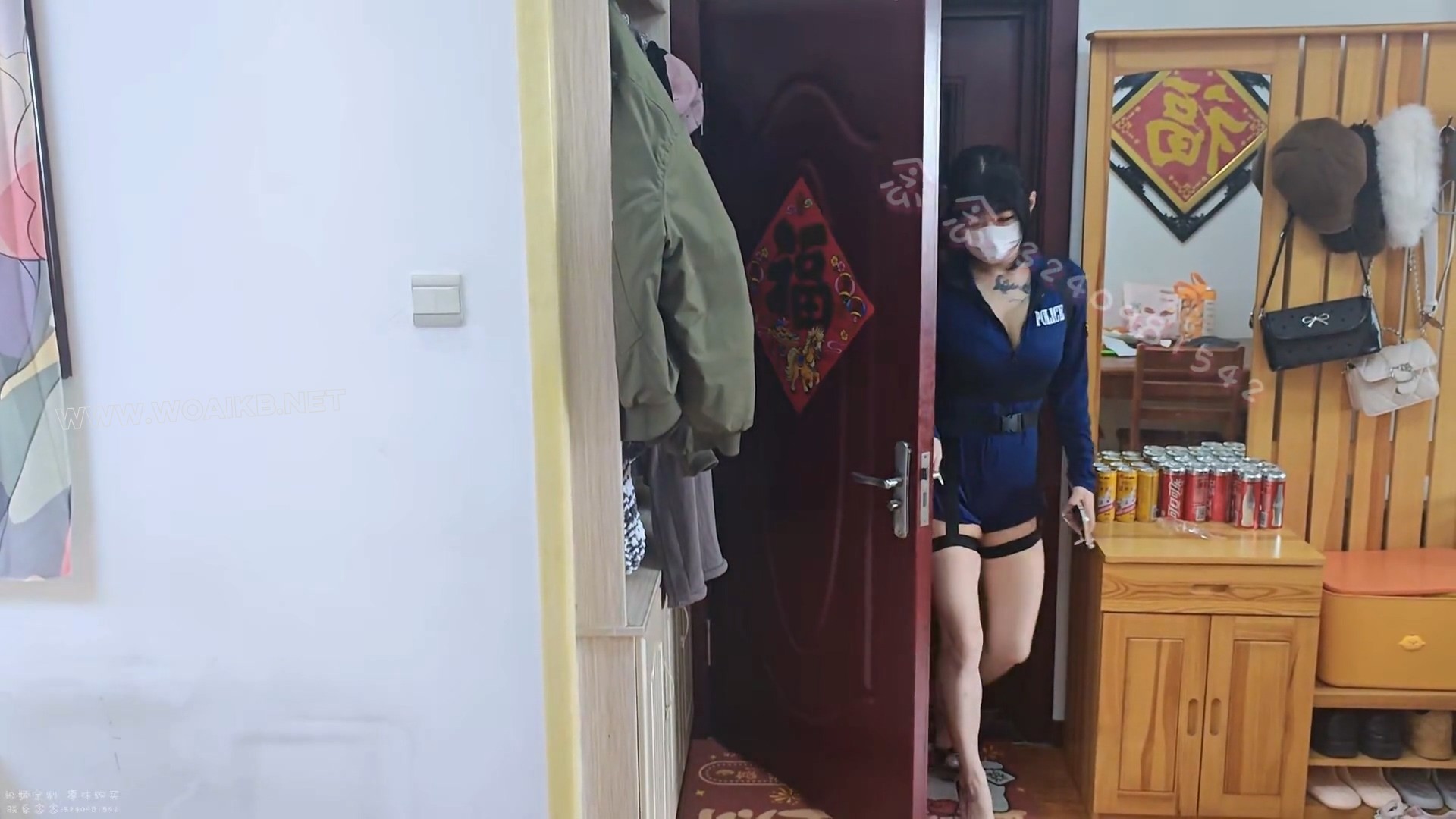 【念念】【定拍】女jing念念 裸足绑脚趾 脚上涂油挣扎 展示足底 tk摸脚挠脚