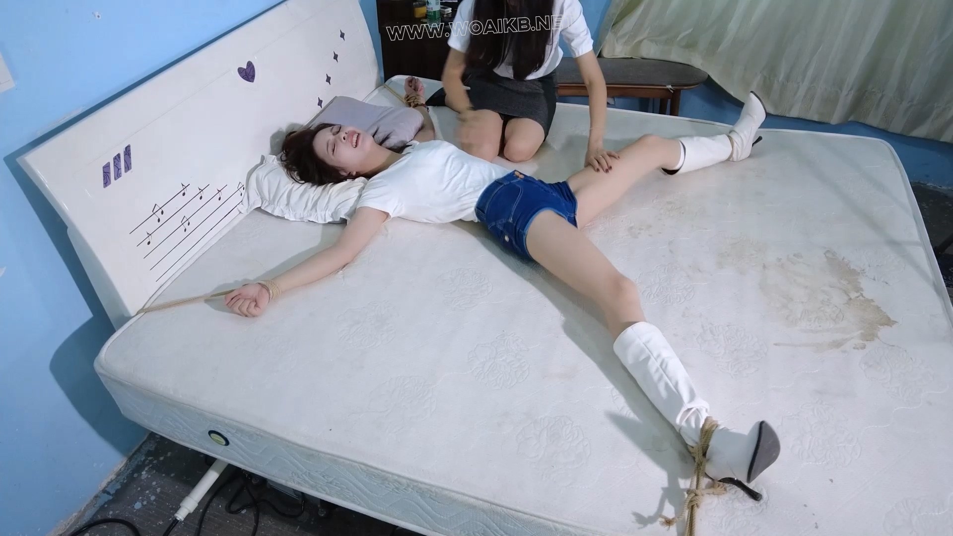 “痒模”面试大字捆绑全身各个部位全方位疯狂挠痒测试！身体敏感棒棒刺激G潮！ 《... 预览图 5