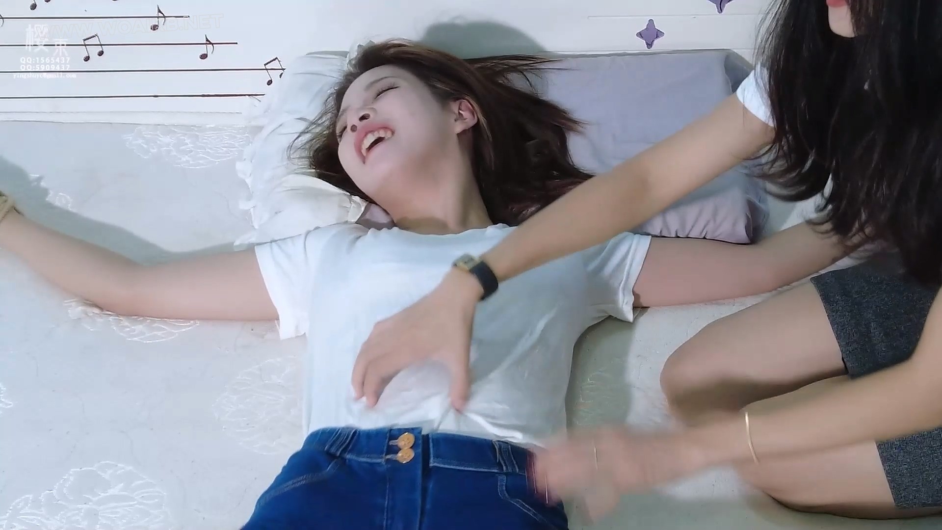 “痒模”面试大字捆绑全身各个部位全方位疯狂挠痒测试！身体敏感棒棒刺激G潮！ 《... 预览图 4