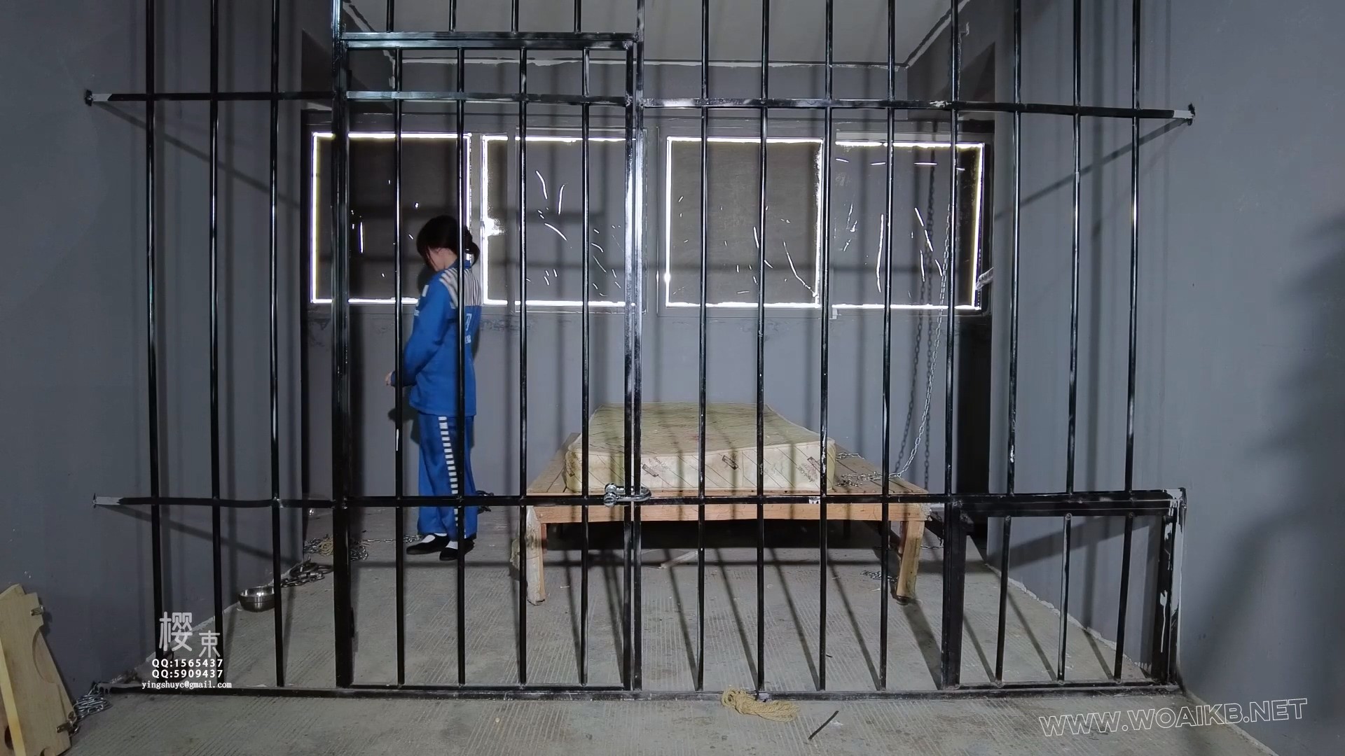 囚犯牢房捆绑审讯逼问绝密名单！扒衣羞辱鞭打电击挠痒滴蜡极刑折磨！棒棒跳D刺激强...