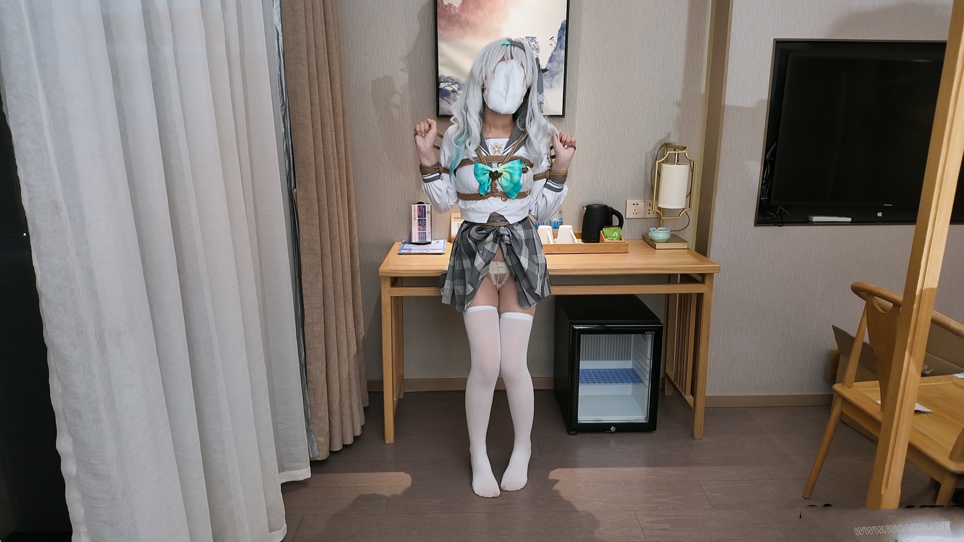 流萤JK（下）啵啵贝强制站立，驷马分腿强制多次高潮，突突机高速模式不断刺激 预览图 1