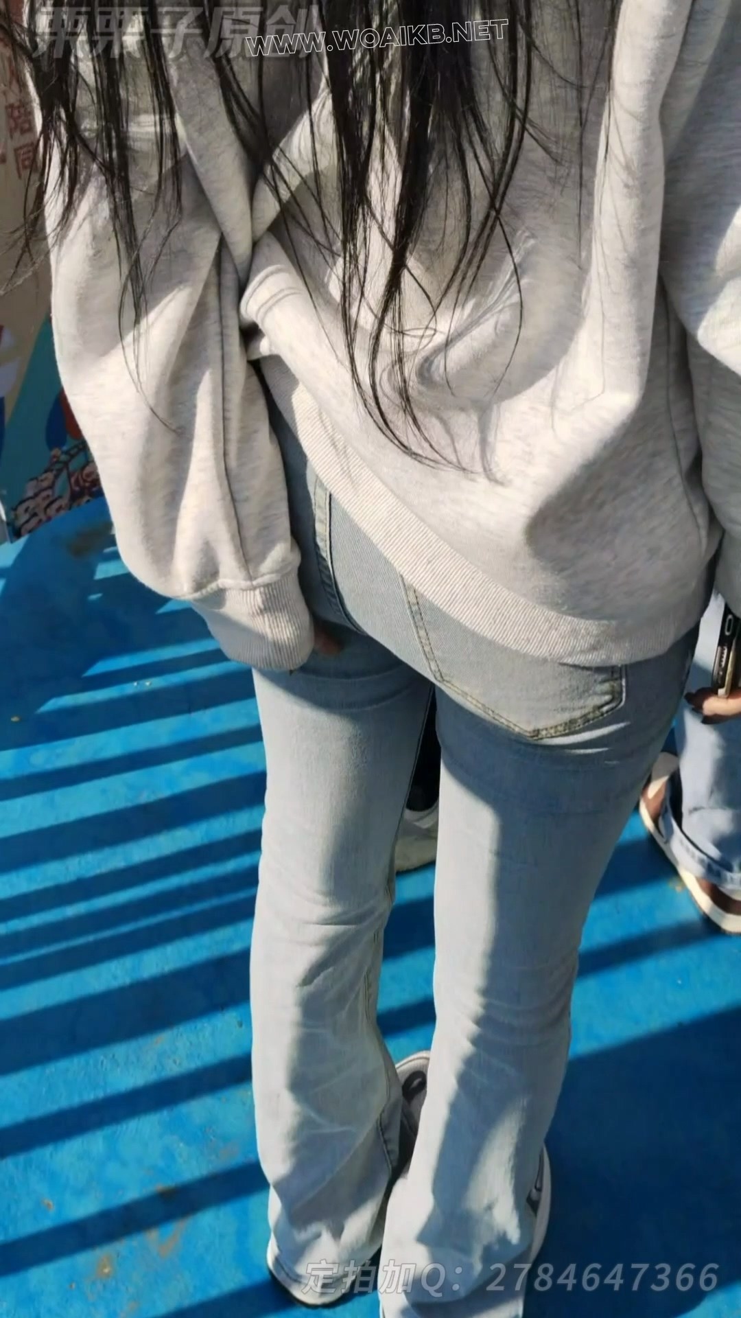 《搔首弄姿的女网红 03》 户外强高、户外调教、摩天轮强高、失禁、游乐园强高、假...