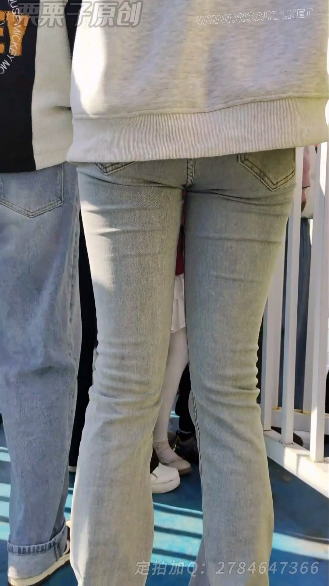 《搔首弄姿的女网红 03》 户外强高、户外调教、摩天轮强高、失禁、游乐园强高、假... 预览图 2