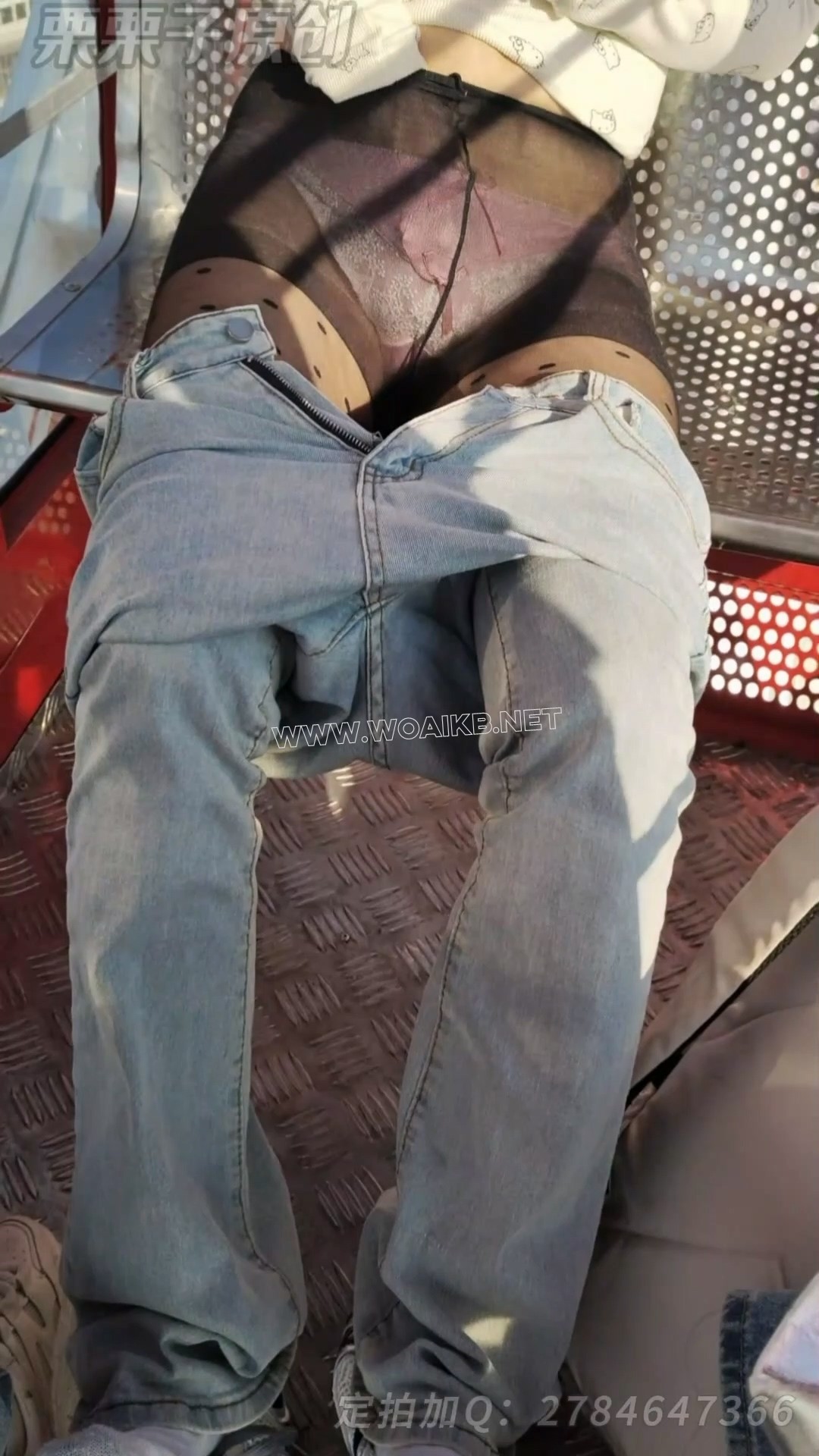 《搔首弄姿的女网红 03》 户外强高、户外调教、摩天轮强高、失禁、游乐园强高、假... 预览图 11