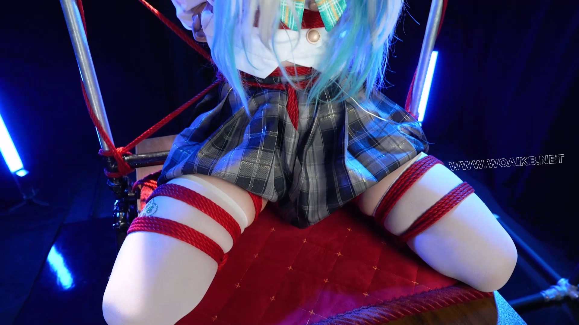 【拘束屋】第八期，陷入拘束架中被完全拘束的流萤。 预览图 4