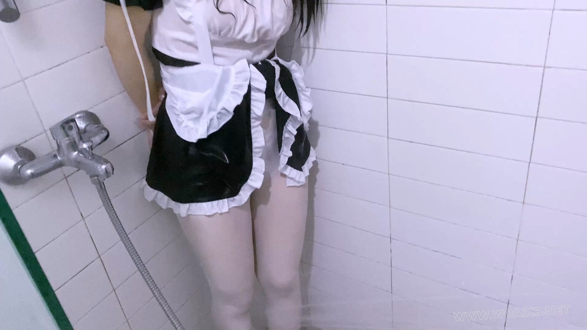客户定拍-jk被进门后捂晕+发现里面穿着体操服+脱掉jk穿体操服胶带绑架要求收拾屋子... 预览图 19