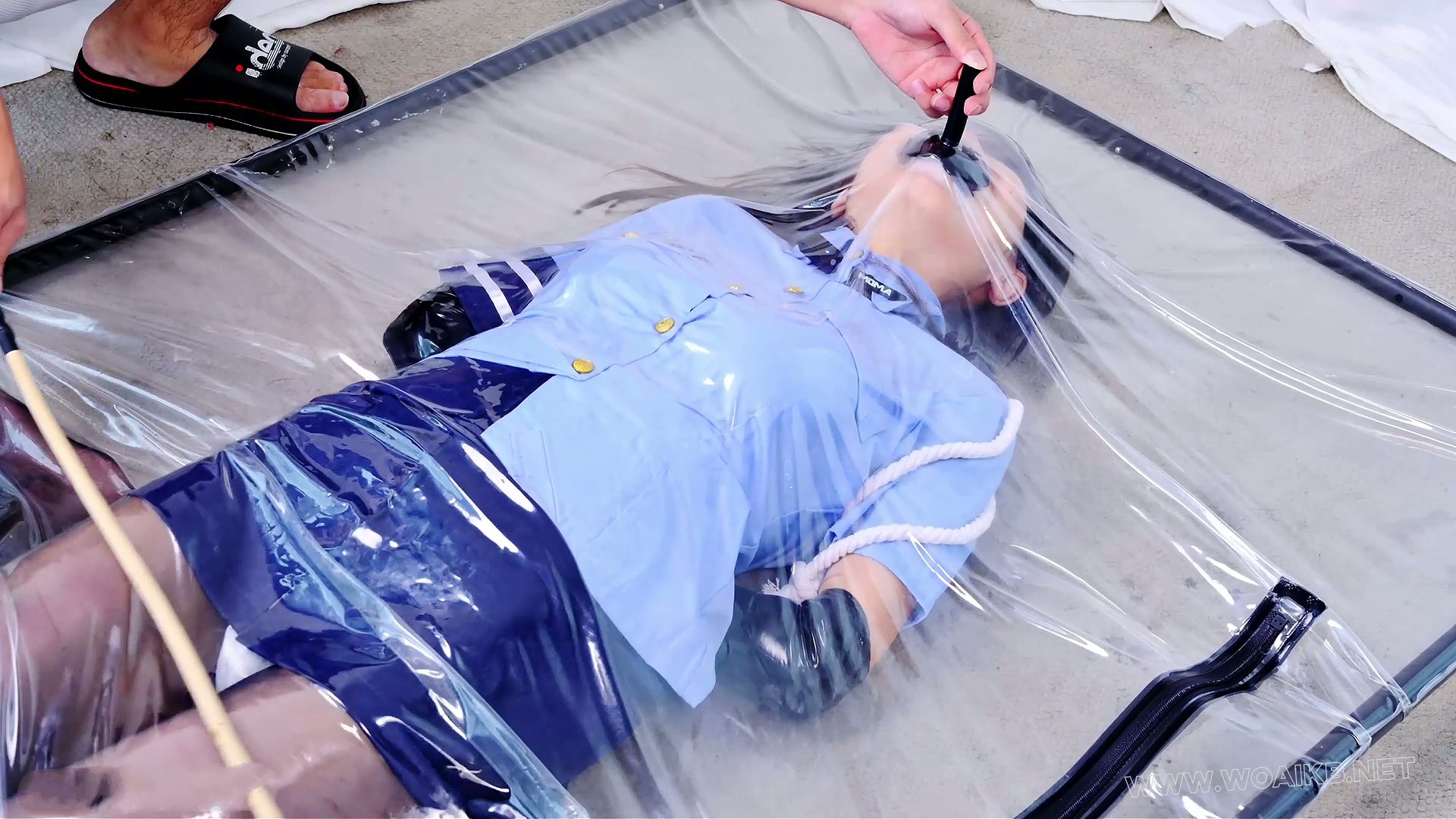 小女景的真空监狱 剧情片 女景 真空 呼吸空质 强膏 拘束放置 预览图 3