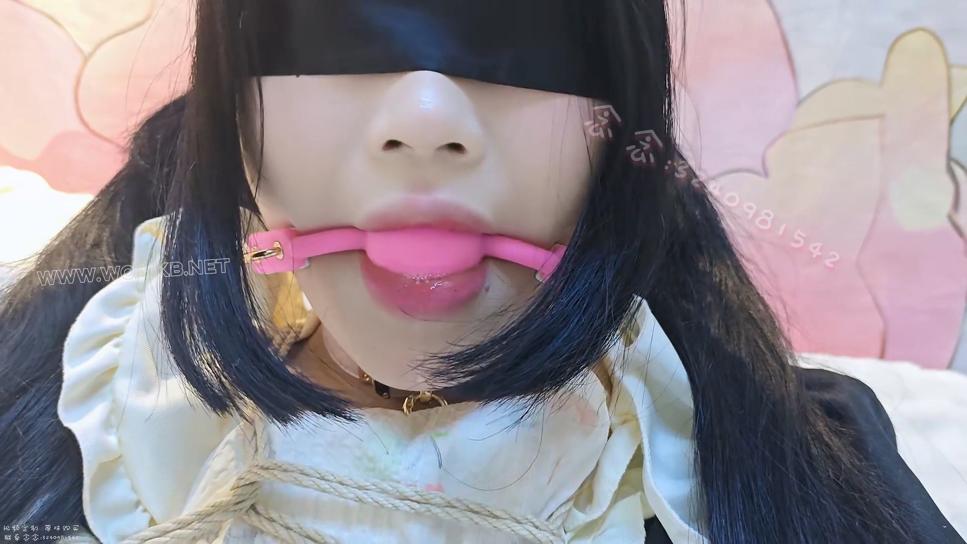 【念念】被惩罚的女仆念念 10厘米高跟鞋并腿缚 逃跑后脱掉鞋子绑成驷马 最后绑成分... 预览图 12