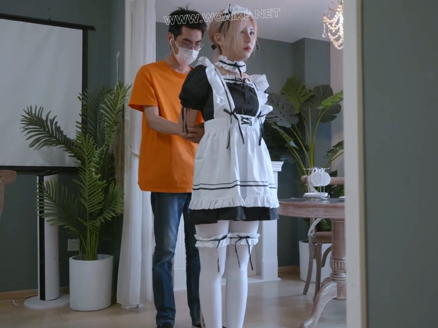 小發早期白丝体操服+白丝女仆装紧缚震动 预览图 6
