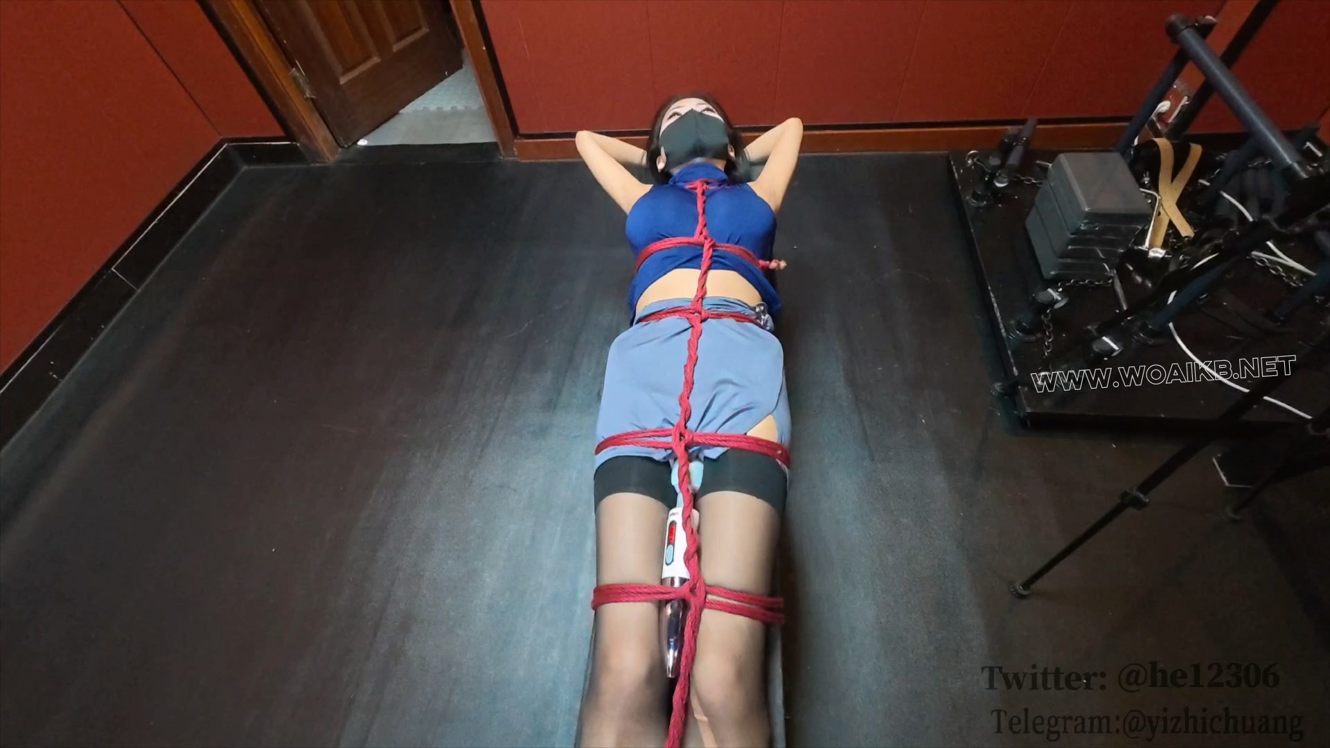 《汤圆》OL装木马炮击椅缚tk单腿吊缚按摩棒乳夹鞭子 预览图 11
