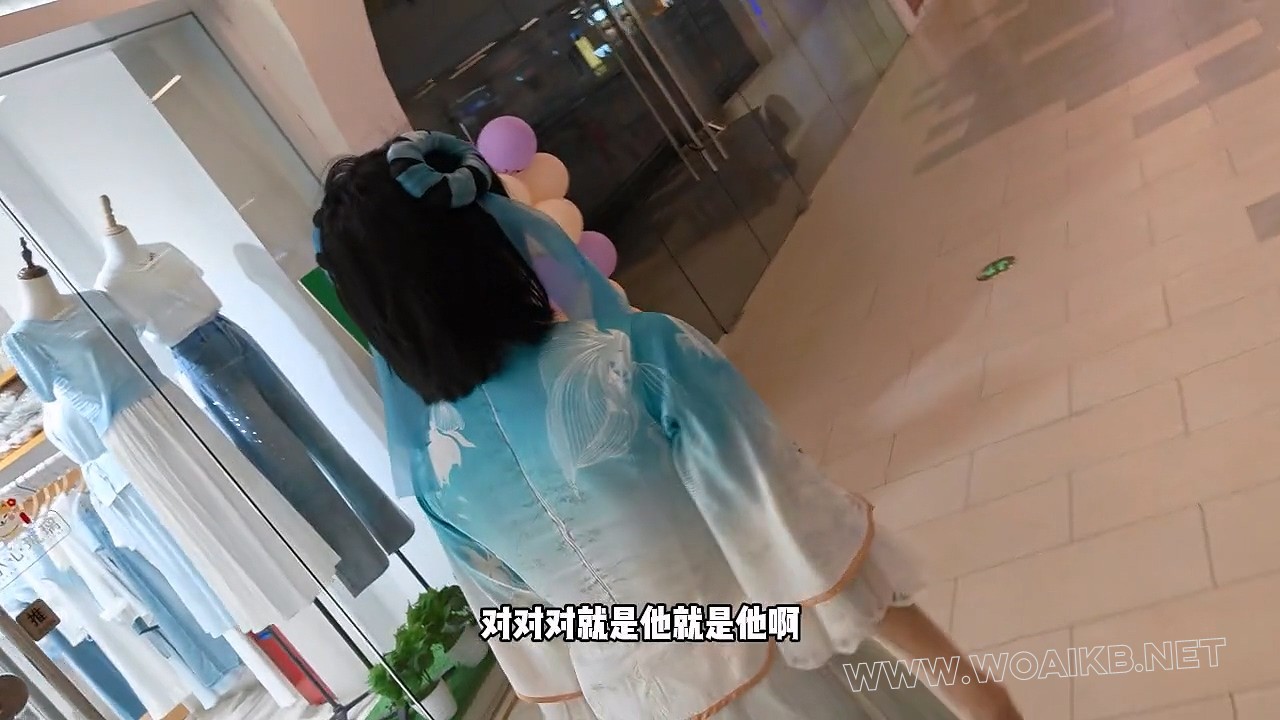 馨馨Cosplay西施出去玩,她非要再台球上碾压我一次,没办法只好让她穿着贝贝开着失控... 预览图 13