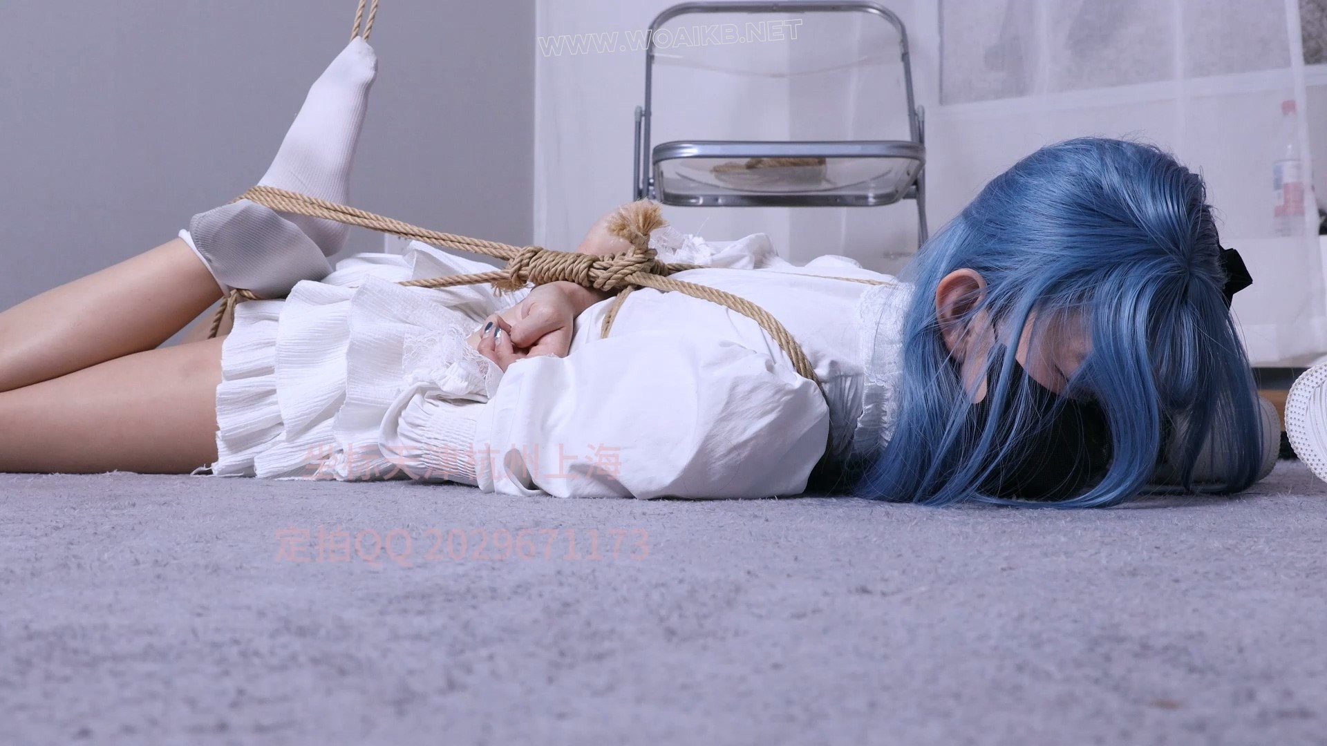 掰弯s 雪儿输掉赌约被M反制，被M嘲讽羞辱，驯化，闻鞋，强高，踩脸，当着M高C，剧... 预览图 9