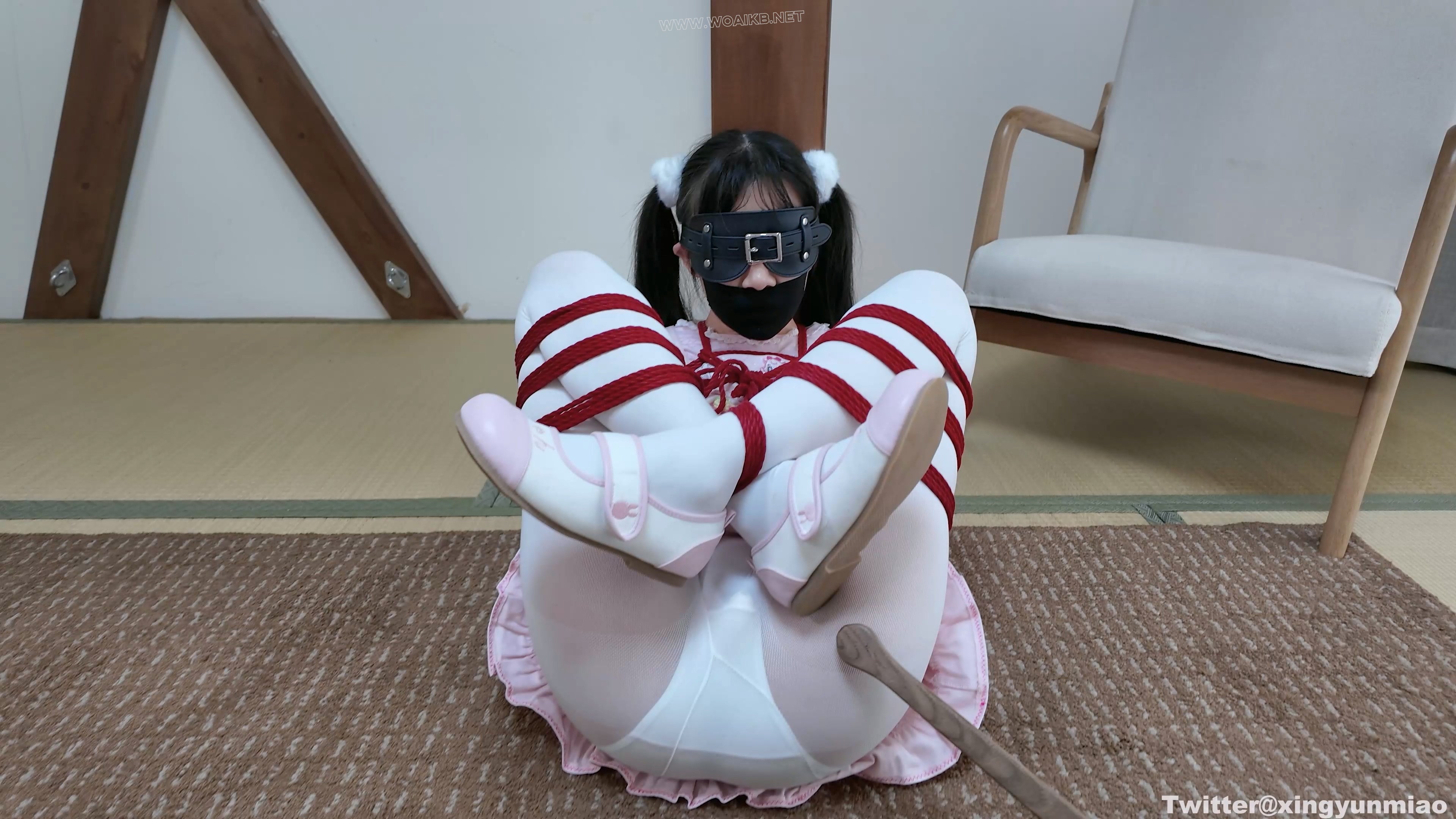 崽崽白丝女儿服｜海老缚｜插件震动｜椅子缚大开腿｜啵啵贝｜按摩仪固定脚丫TK 预览图 6