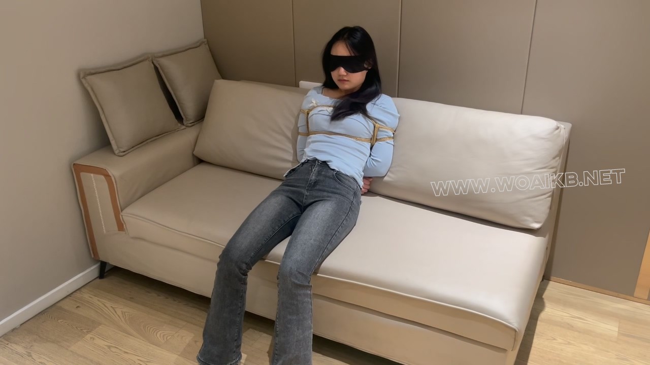 圣诞女仆套装+清纯女大捆绑强G,两种风格的切换,各位更喜欢哪一种呢?强G、TD深入...