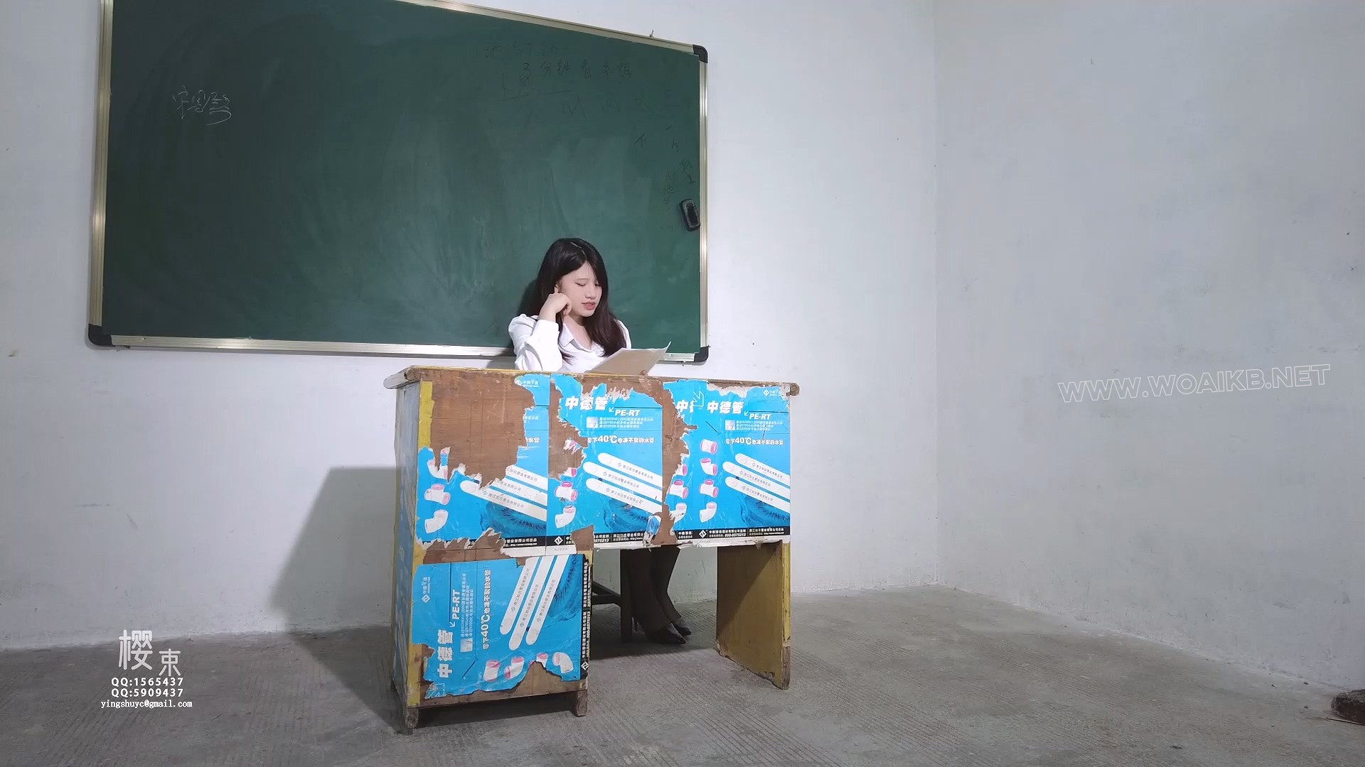 学生迷晕捆绑报复老师!扒衣露乳跳D棒棒刺激多次强G羞辱!老师自救挣扎摔倒无助呻...