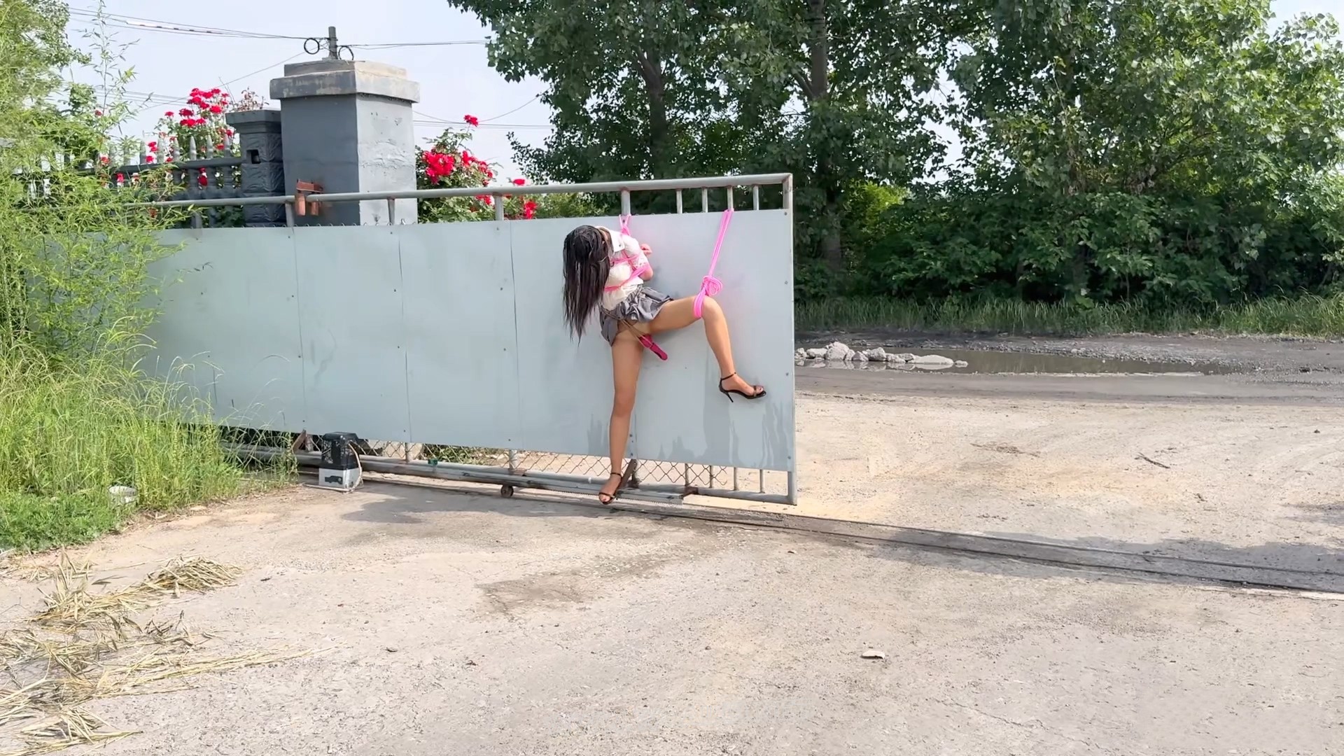 湿身学生妹高c露出 预览图 14