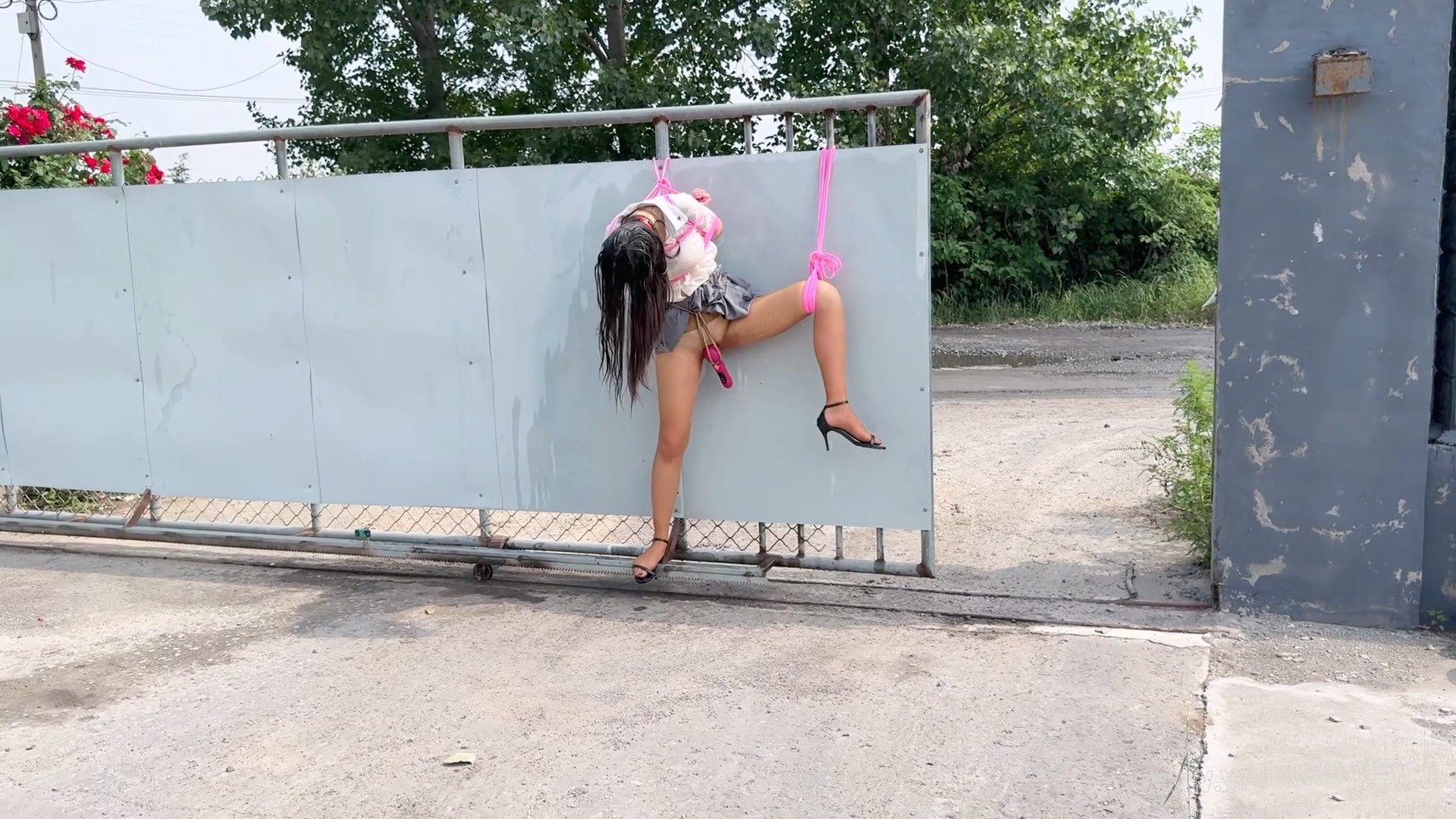 湿身学生妹高c露出 预览图 12