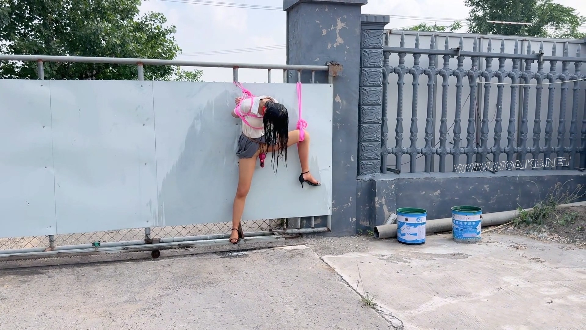 湿身学生妹高c露出 预览图 17