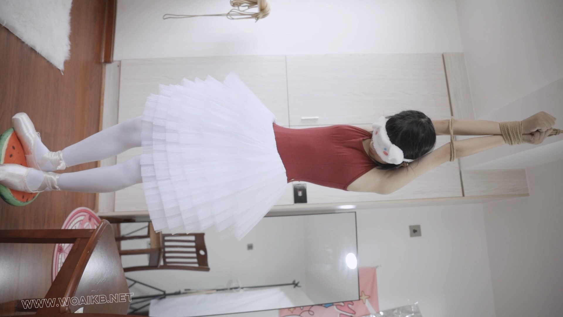 【安妮的芭蕾梦】白丝舞蹈袜芭蕾鞋基本功口活训练强制开腿吊缚立足尖后手合掌缚保... 封面图